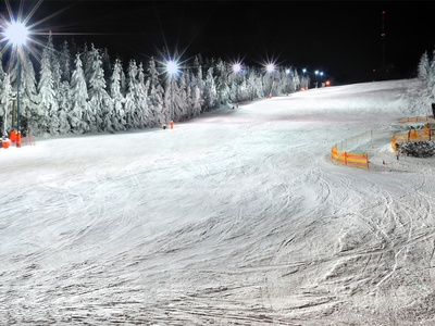 piste_nacht_beleuchtet.jpg